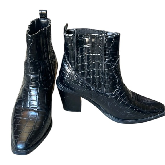 Seven7 Shoes - Seven7 Women’s Eve Croc-Embossed Vegan Western Heeled Chelsea Boots Size 8